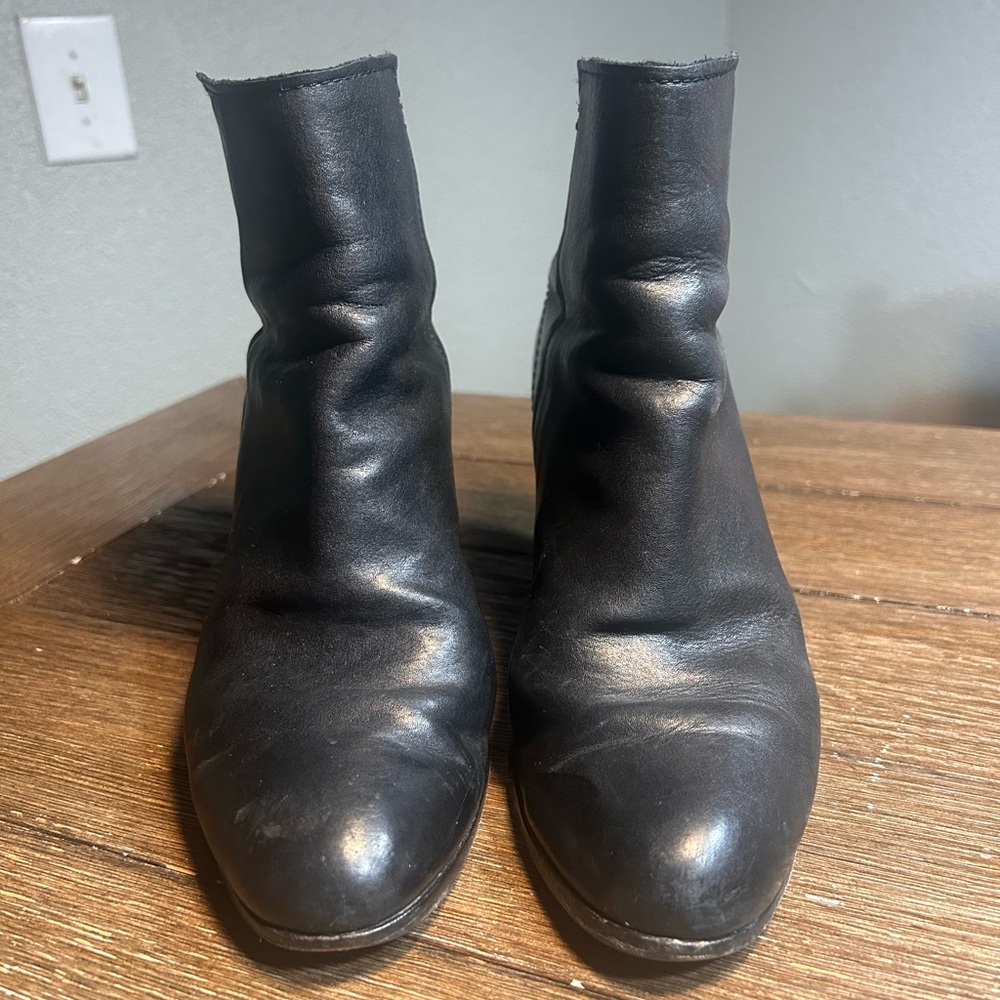 Frye Cameron soft leather zip back booties size 8.5 - Picture 8 of 12